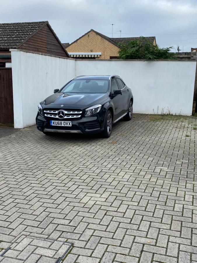 Private Room, Shared Bathroom With One Other, Tea And Coffee Making Facilities, Mini Fridge And Hairdryer, King Sized Bed With Help Yourself Continental Breakfast In Secluded Modern Property With Parking Bournemouth Exterior foto